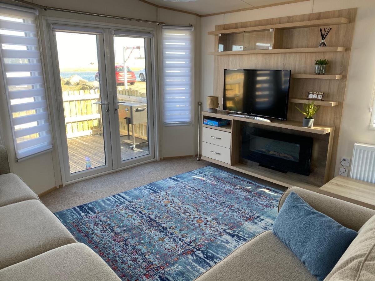 Beachfront Lodge, Lossiemouth Bay Bagian luar foto