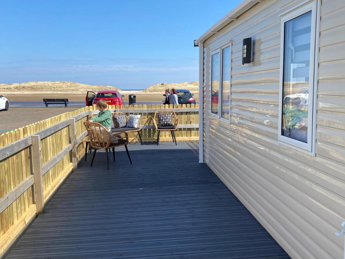 Beachfront Lodge, Lossiemouth Bay Bagian luar foto