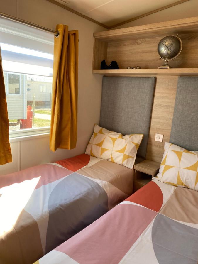 Beachfront Lodge, Lossiemouth Bay Bagian luar foto