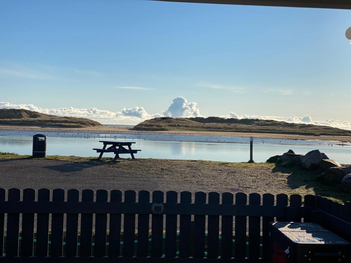 Beachfront Lodge, Lossiemouth Bay Bagian luar foto
